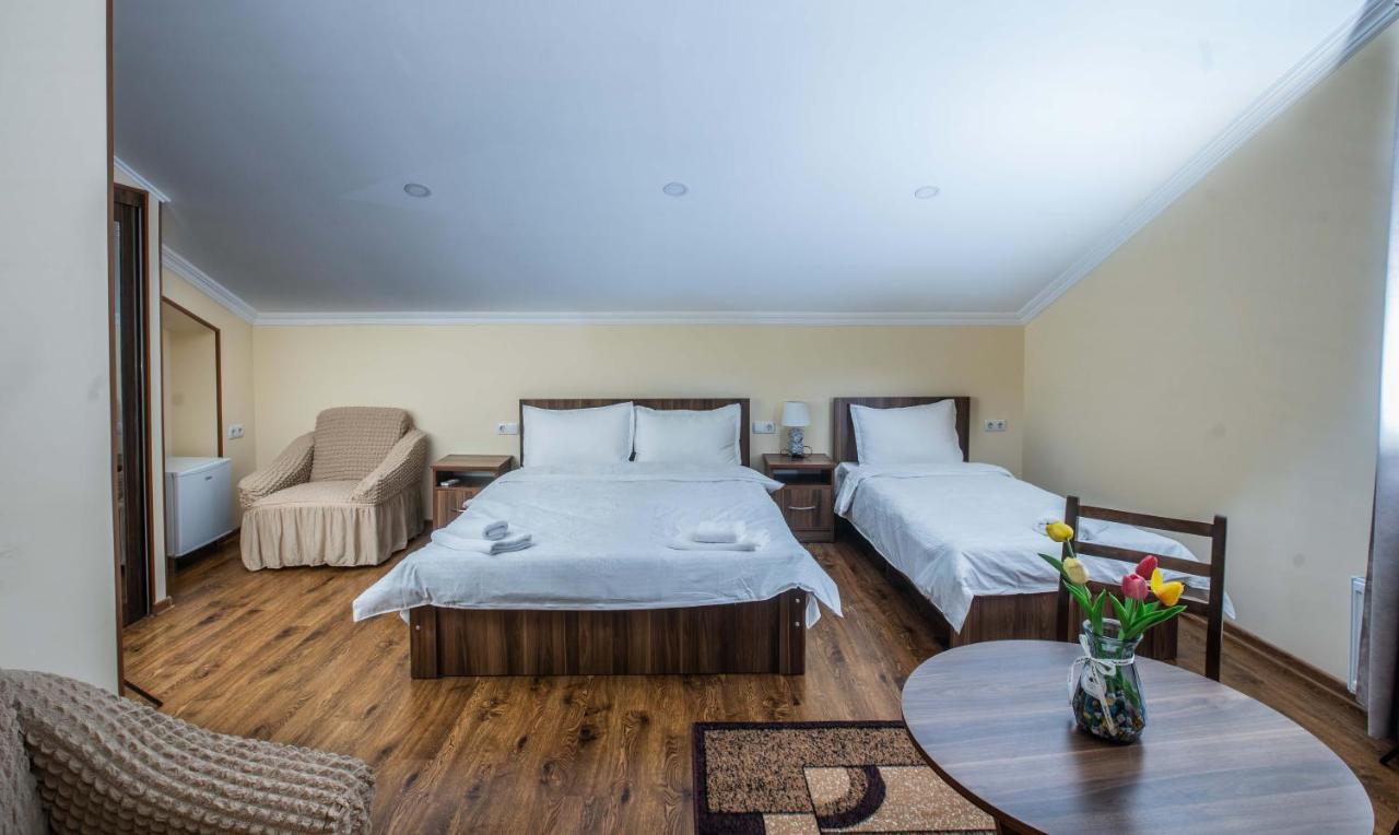Telav Holl Hotel Telavi Kültér fotó