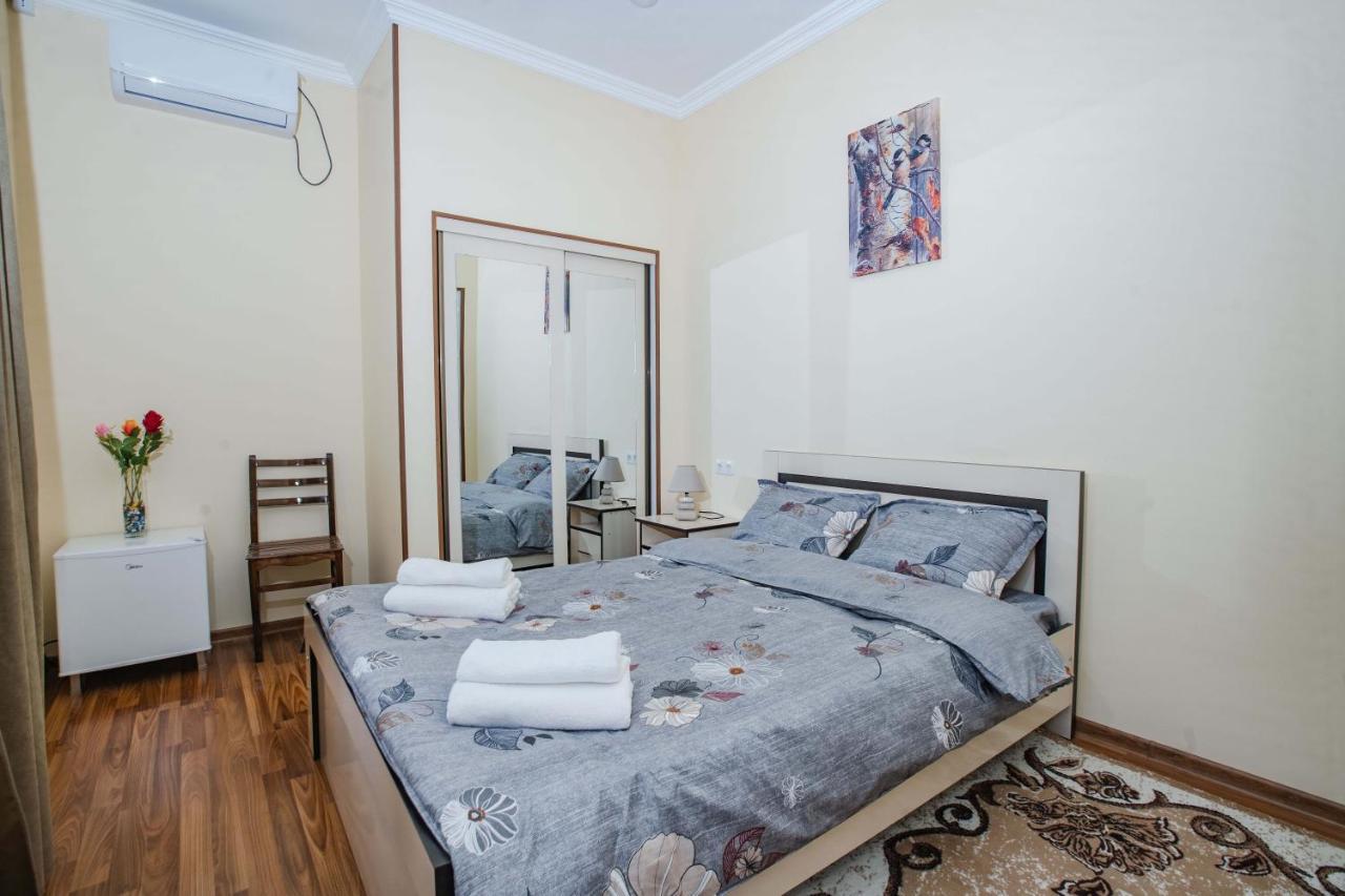 Telav Holl Hotel Telavi Kültér fotó