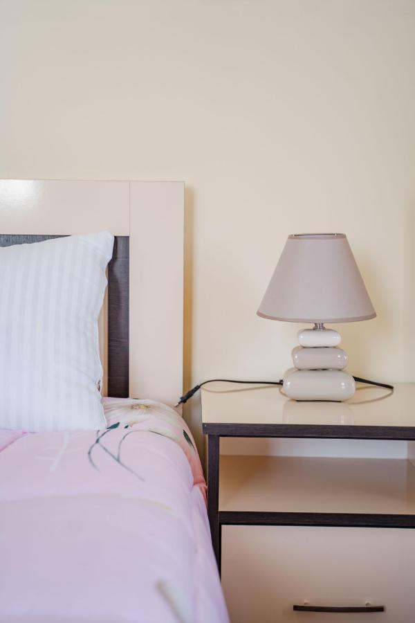 Telav Holl Hotel Telavi Kültér fotó