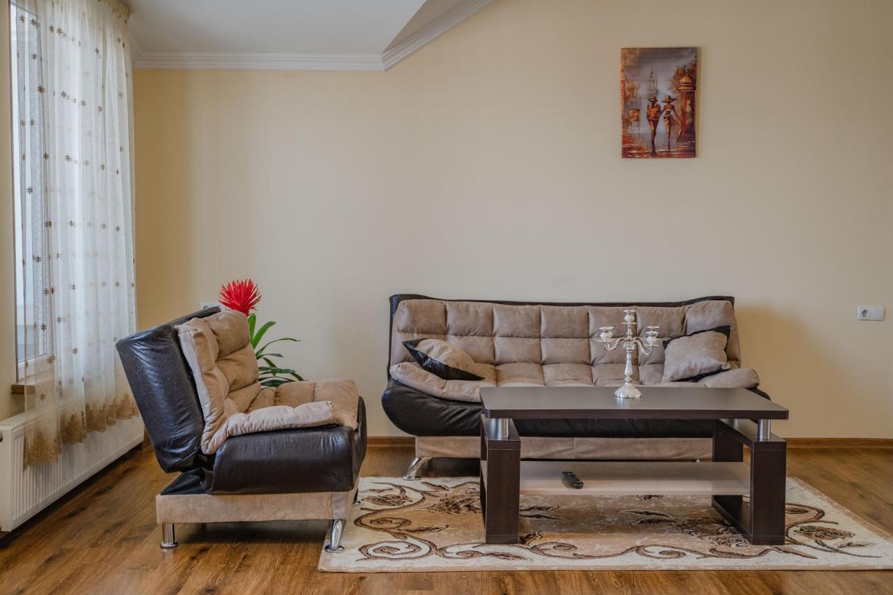 Telav Holl Hotel Telavi Kültér fotó