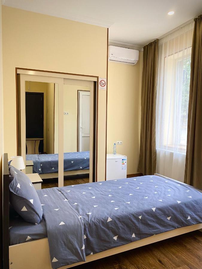 Telav Holl Hotel Telavi Kültér fotó