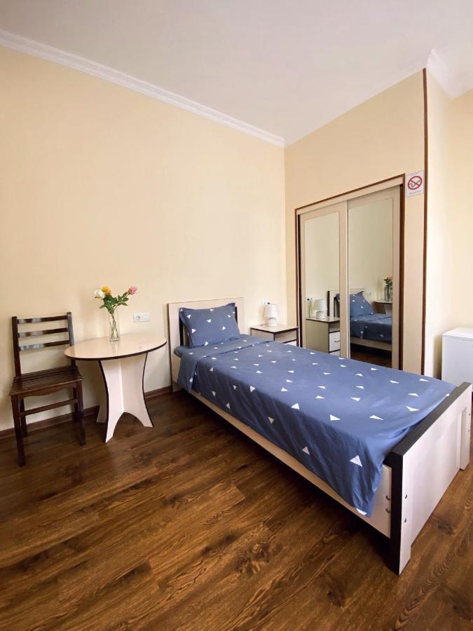 Telav Holl Hotel Telavi Kültér fotó
