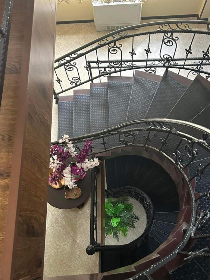 Telav Holl Hotel Telavi Kültér fotó
